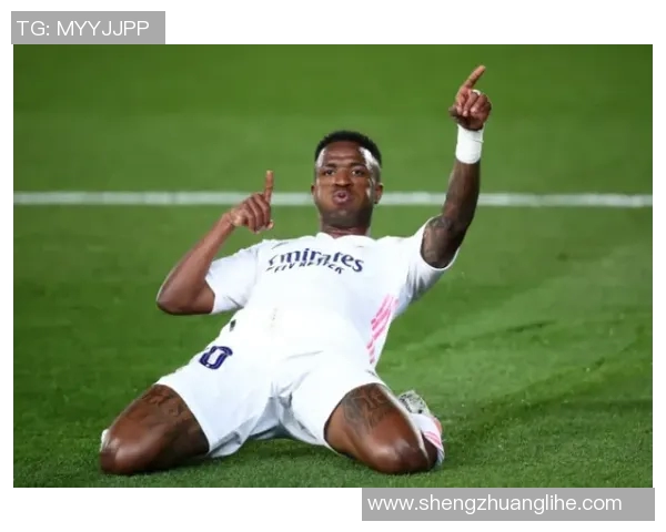 维尼修斯的足球艺术超越速度与技巧展现更深层次的内涵与智慧